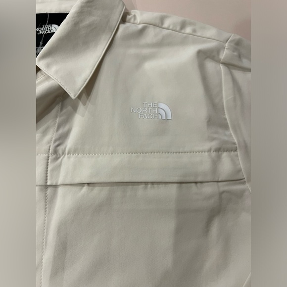 BNWT NORTH FACE FIRST TRAIL LONG SLEEVE
SHIRT - WOMEN'S. size S - Picture 7 of 8
